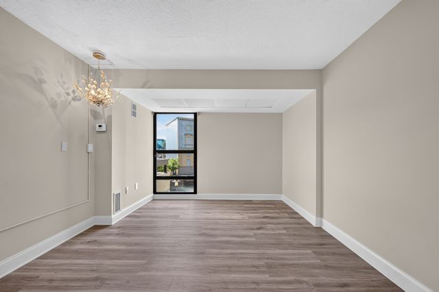 566 Commonwealth Ave 308, Boston, MA 02215