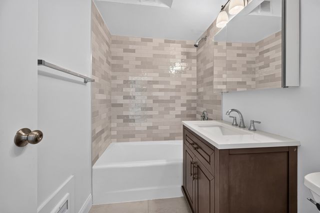 566 Commonwealth Ave 308, Boston, MA 02215
