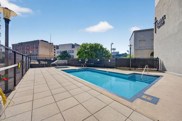 566 Commonwealth Ave 308, Boston, MA 02215