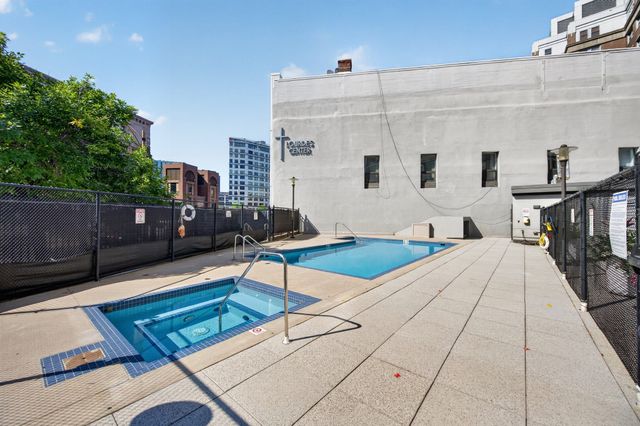 566 Commonwealth Ave 308, Boston, MA 02215