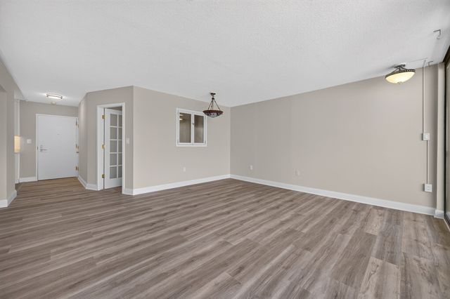 566 Commonwealth Ave 308, Boston, MA 02215