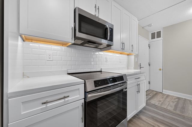 566 Commonwealth Ave 308, Boston, MA 02215
