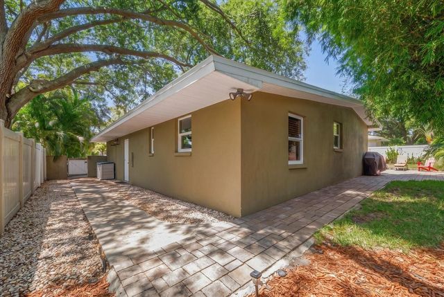 308 BARBARA CIRCLE, Belleair, FL 33756