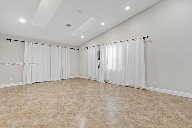 5621 Carriage Ln, Davie, FL 33331