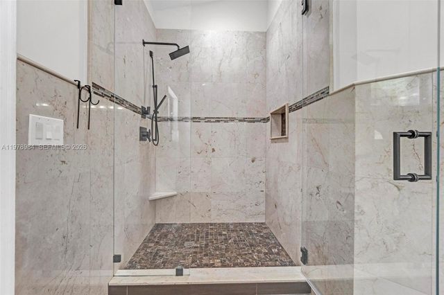 5621 Carriage Ln, Davie, FL 33331