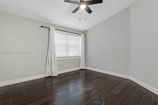 5621 Carriage Ln, Davie, FL 33331