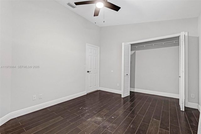 5621 Carriage Ln, Davie, FL 33331