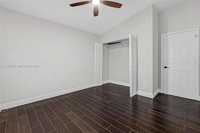 5621 Carriage Ln, Davie, FL 33331