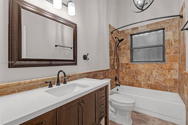 5621 Carriage Ln, Davie, FL 33331