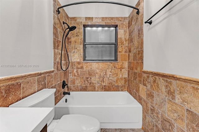 5621 Carriage Ln, Davie, FL 33331