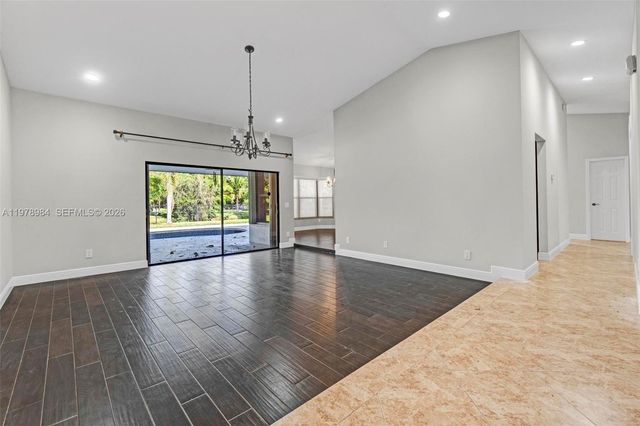 5621 Carriage Ln, Davie, FL 33331