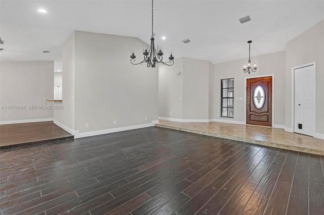 5621 Carriage Ln, Davie, FL 33331