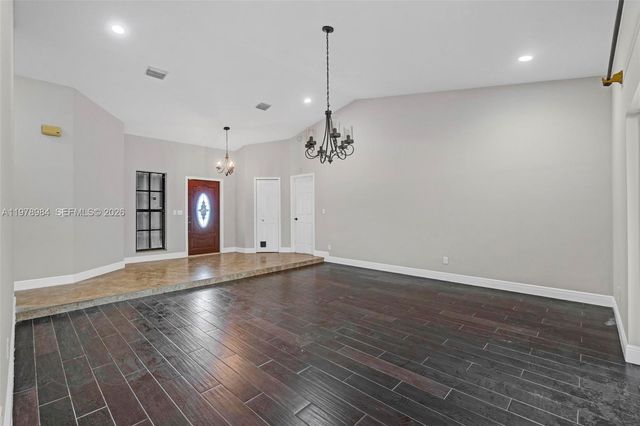 5621 Carriage Ln, Davie, FL 33331