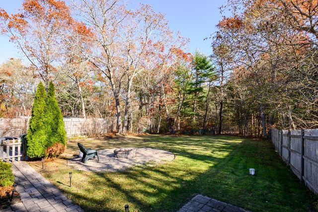 30 Lancaster Ave, Plymouth, MA 02360