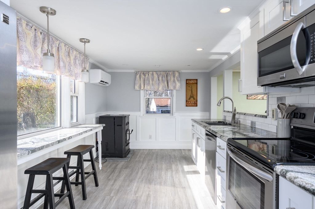 30 Lancaster Ave, Plymouth, MA 02360