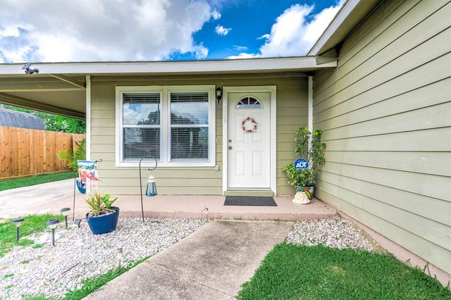 718 W 10th Street, Freeport, TX 77541