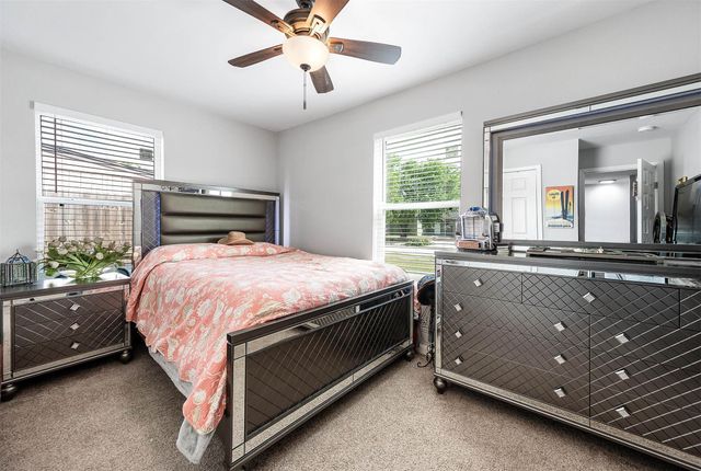 718 W 10th Street, Freeport, TX 77541
