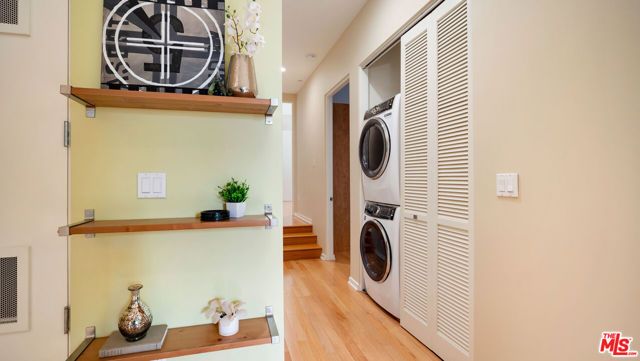 12411 Pacific Avenue 101, Los Angeles, CA 90066