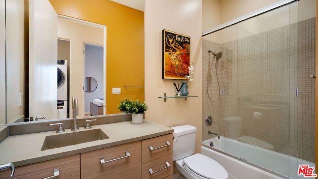 12411 Pacific Avenue 101, Los Angeles, CA 90066