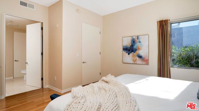 12411 Pacific Avenue 101, Los Angeles, CA 90066
