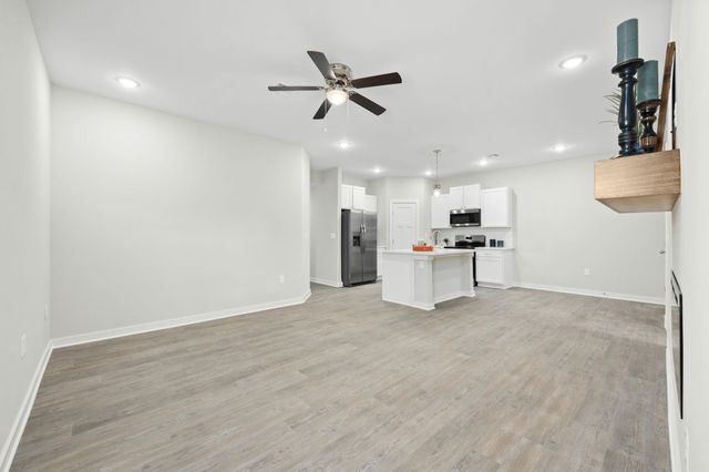 5007 S Sycamore Ave, Wichita, KS 67217