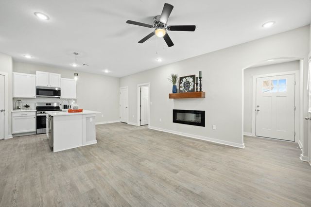 5007 S Sycamore Ave, Wichita, KS 67217