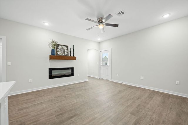 5007 S Sycamore Ave, Wichita, KS 67217