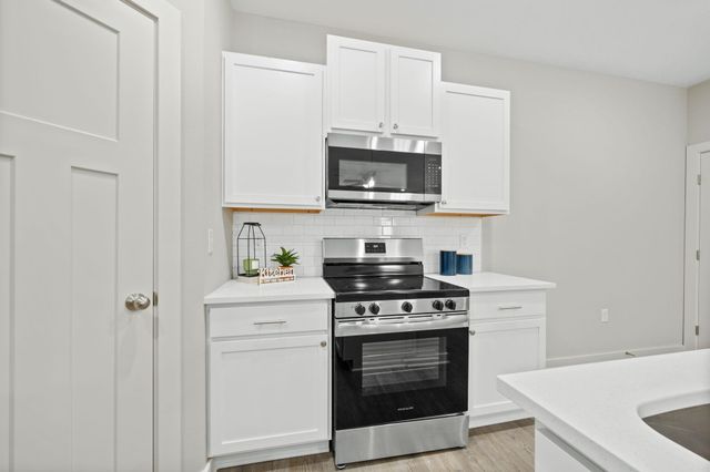 5007 S Sycamore Ave, Wichita, KS 67217