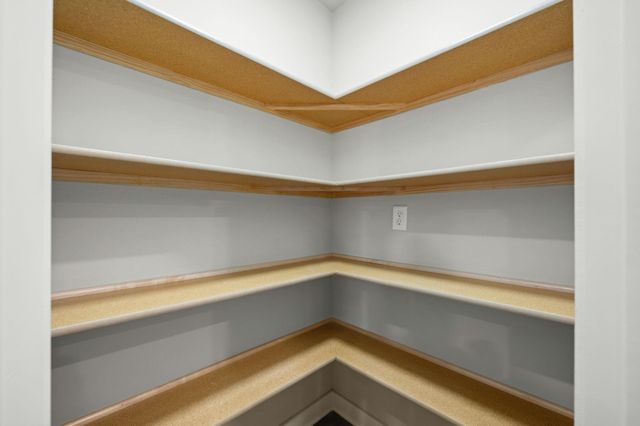 5007 S Sycamore Ave, Wichita, KS 67217