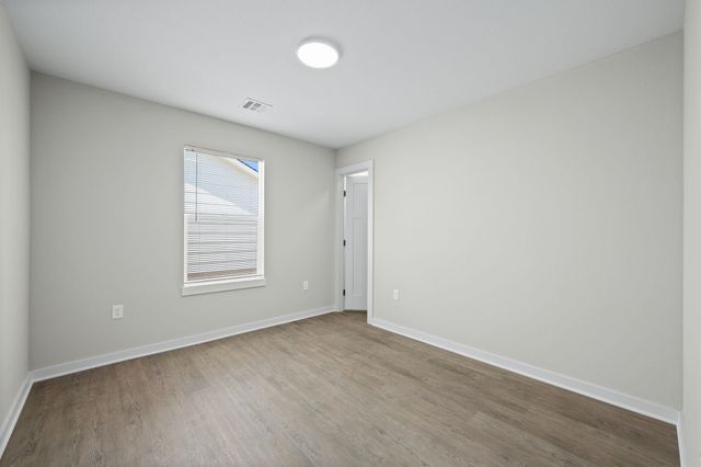 5007 S Sycamore Ave, Wichita, KS 67217