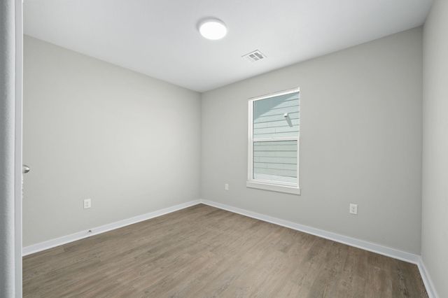 5007 S Sycamore Ave, Wichita, KS 67217