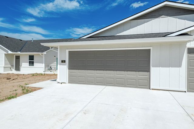 5007 S Sycamore Ave, Wichita, KS 67217