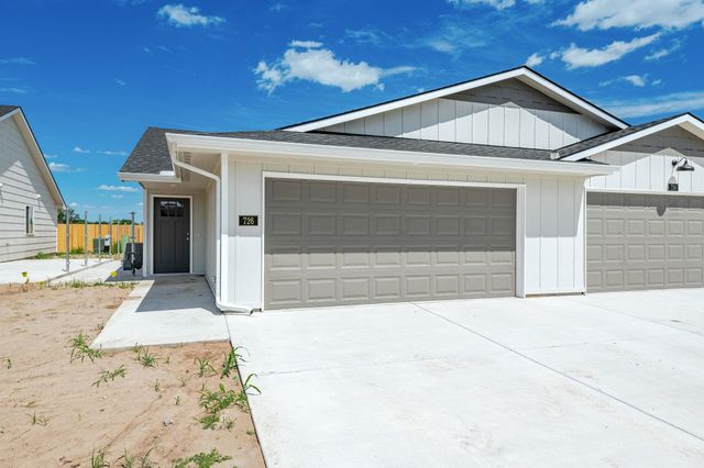 5007 S Sycamore Ave, Wichita, KS 67217