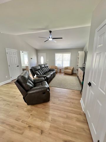 20 Victoria CT, Martinsville, VA 24112