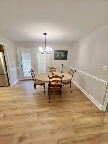 20 Victoria CT, Martinsville, VA 24112