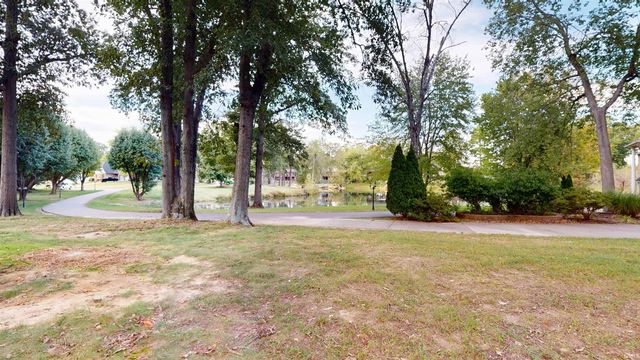 5610 Saint Catherine Court, Newburgh, IN 47630