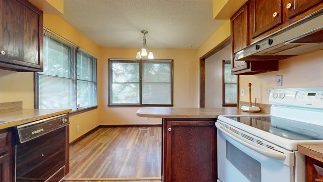 5610 Saint Catherine Court, Newburgh, IN 47630