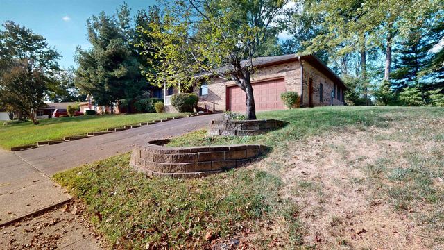 5610 Saint Catherine Court, Newburgh, IN 47630