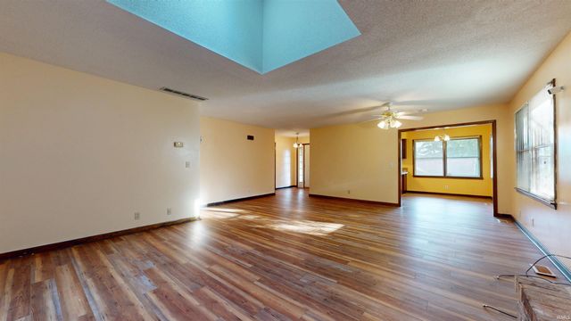 5610 Saint Catherine Court, Newburgh, IN 47630