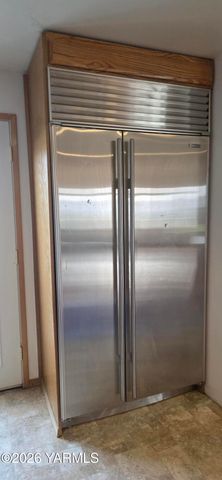 8601 Scenic Dr, Yakima, WA 98908