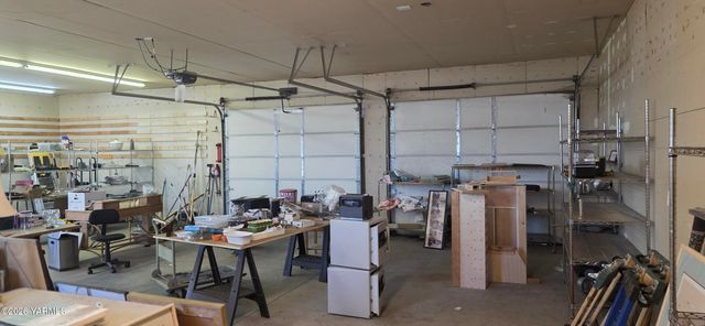 8601 Scenic Dr, Yakima, WA 98908