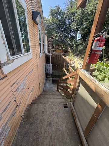 1925 E 27th Street, Oakland, CA 94606