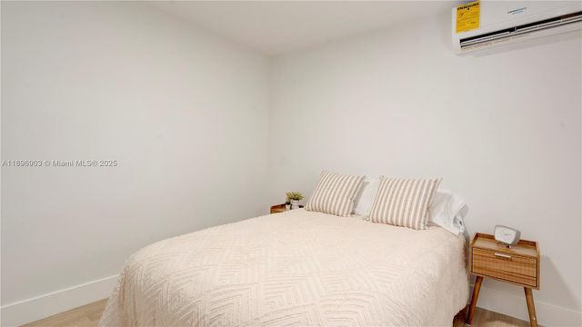 2736 NW 21st Ave, Oakland Park, FL 33311