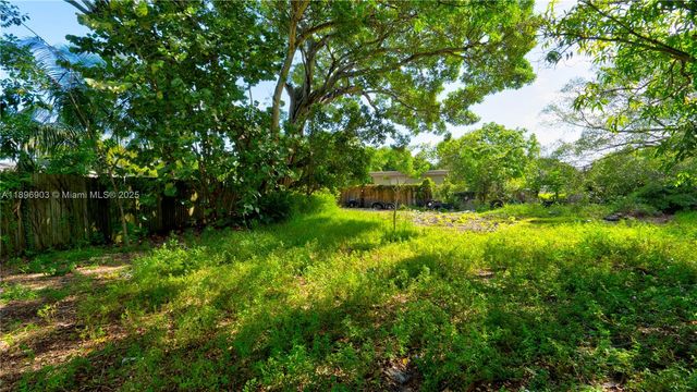 2736 NW 21st Ave, Oakland Park, FL 33311