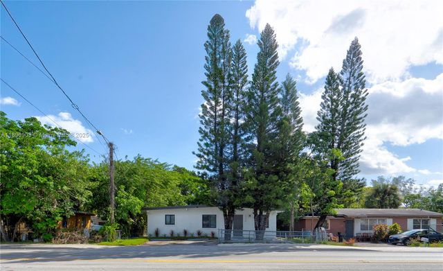 2736 NW 21st Ave, Oakland Park, FL 33311