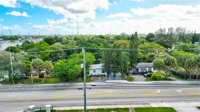 2736 NW 21st Ave, Oakland Park, FL 33311