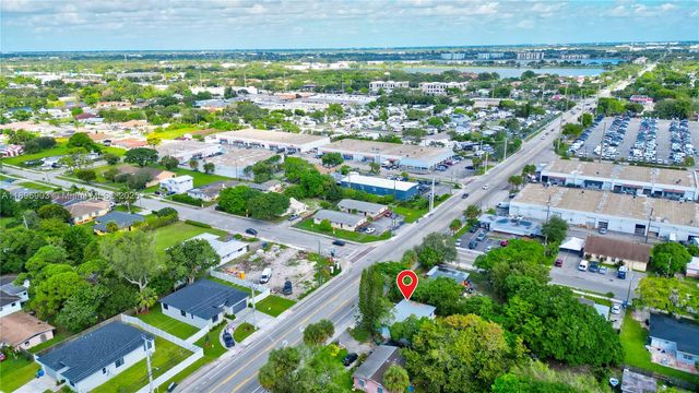 2736 NW 21st Ave, Oakland Park, FL 33311