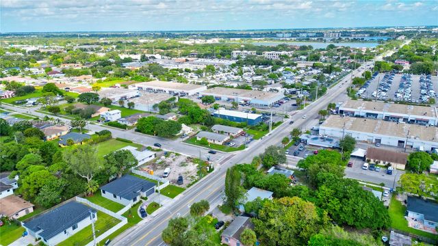 2736 NW 21st Ave, Oakland Park, FL 33311