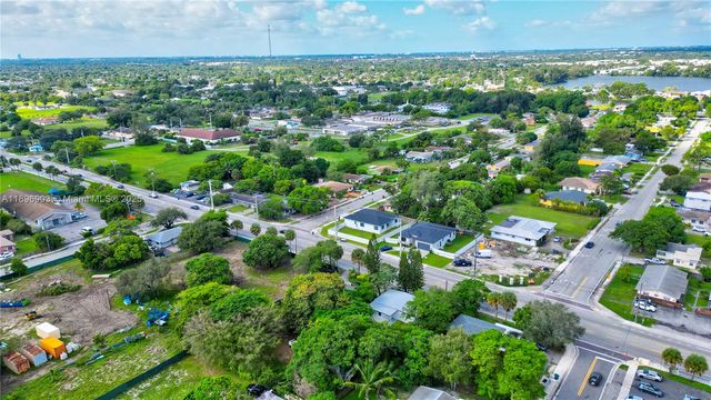 2736 NW 21st Ave, Oakland Park, FL 33311