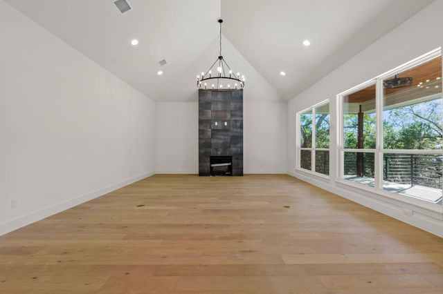 300 Bedford DR, Spicewood, TX 78669